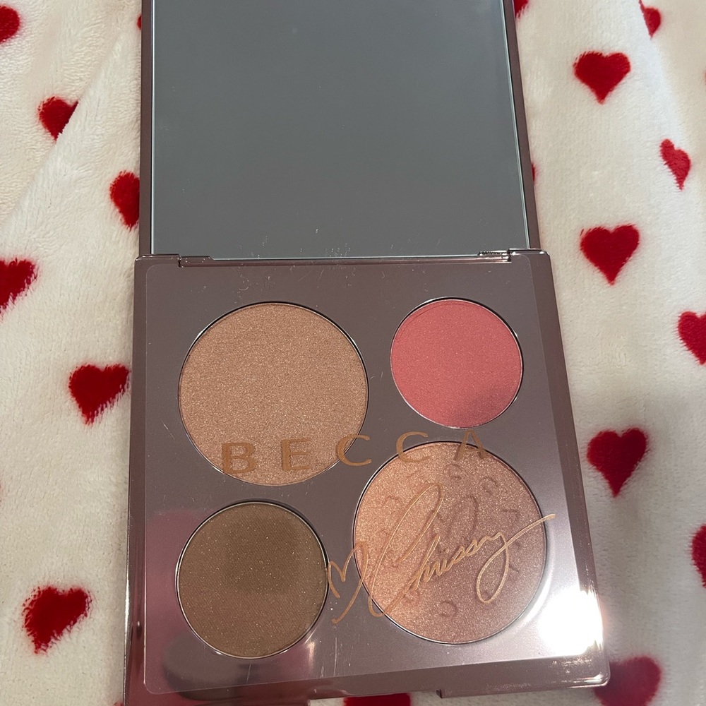 BECCA Chrissy Teigen Glow Palette in Pink and Gold - Picture 2 of 3